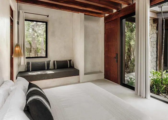 Jungle For 21 - Pool, Yoga & Concierge