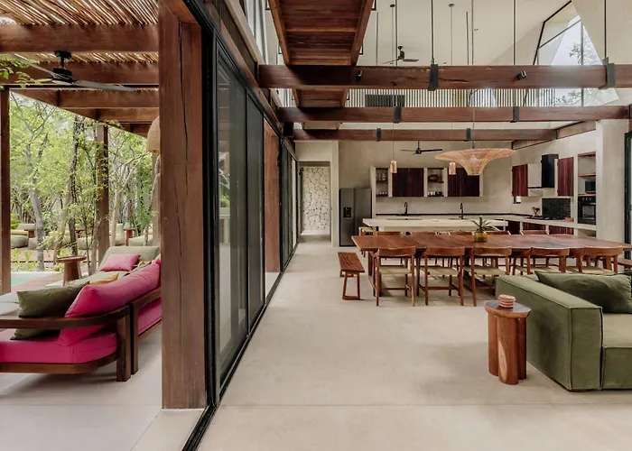 Jungle For 21 - Pool, Yoga & Concierge