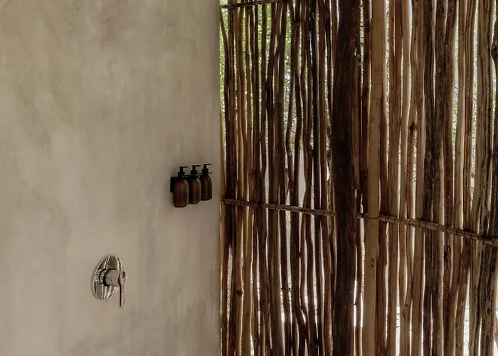 Jungle For 21 - Pool, Yoga & Concierge Holiday home *