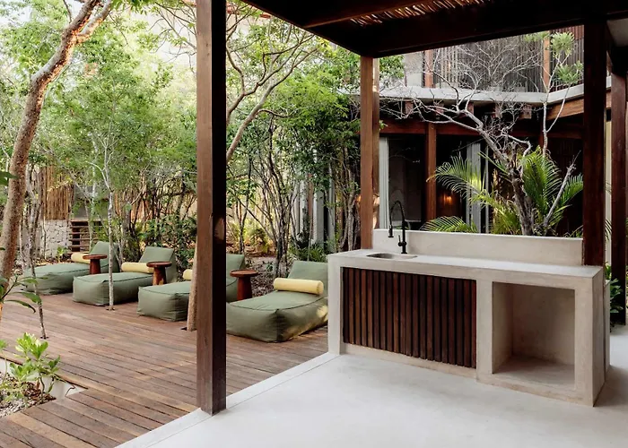 Jungle For 21 - Pool, Yoga & Concierge Holiday home *